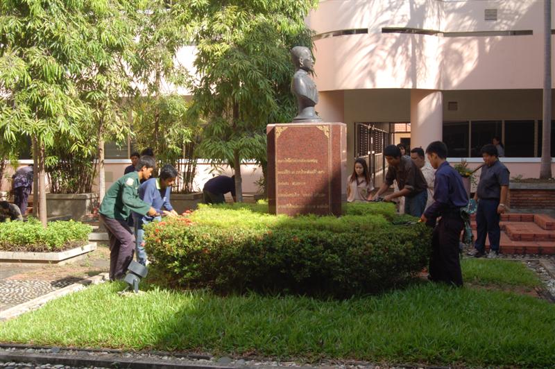 ../Picture/2552/DSC_0020 (Medium).JPG